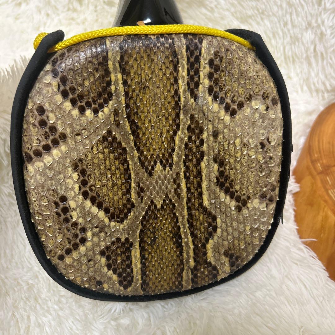 良品 沖縄 三線 蛇皮 黒漆 三味線 スタンド付き　初心者　入門