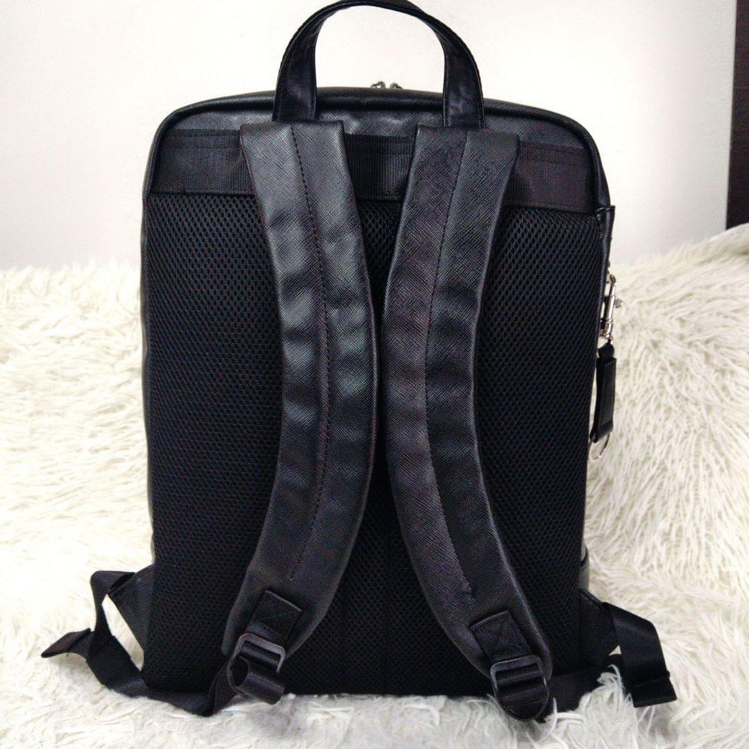 美品 ✨️ TAKEO KIKUCHI ビジネスリュック PVC 黒