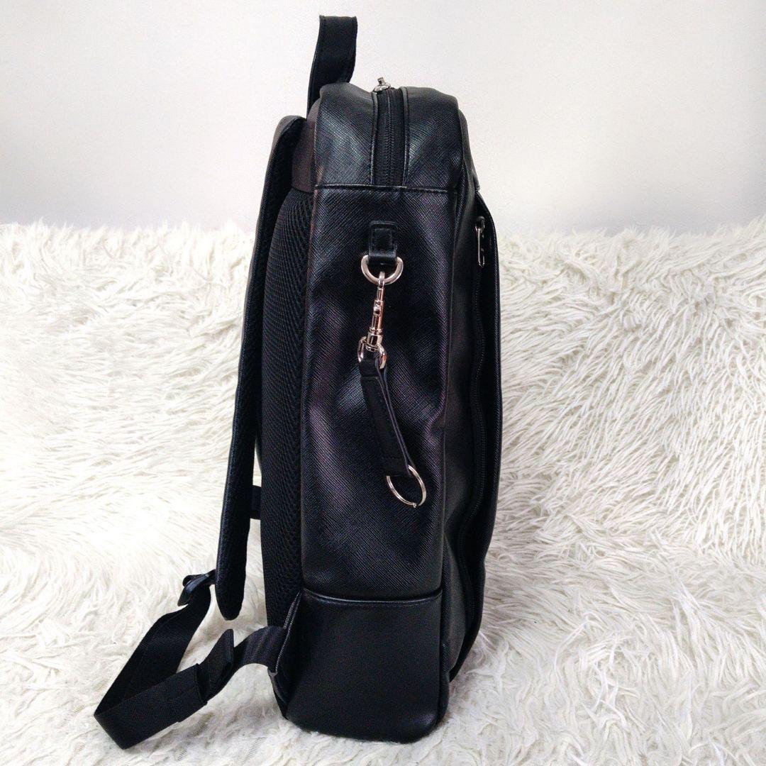 美品 ✨️ TAKEO KIKUCHI ビジネスリュック PVC 黒