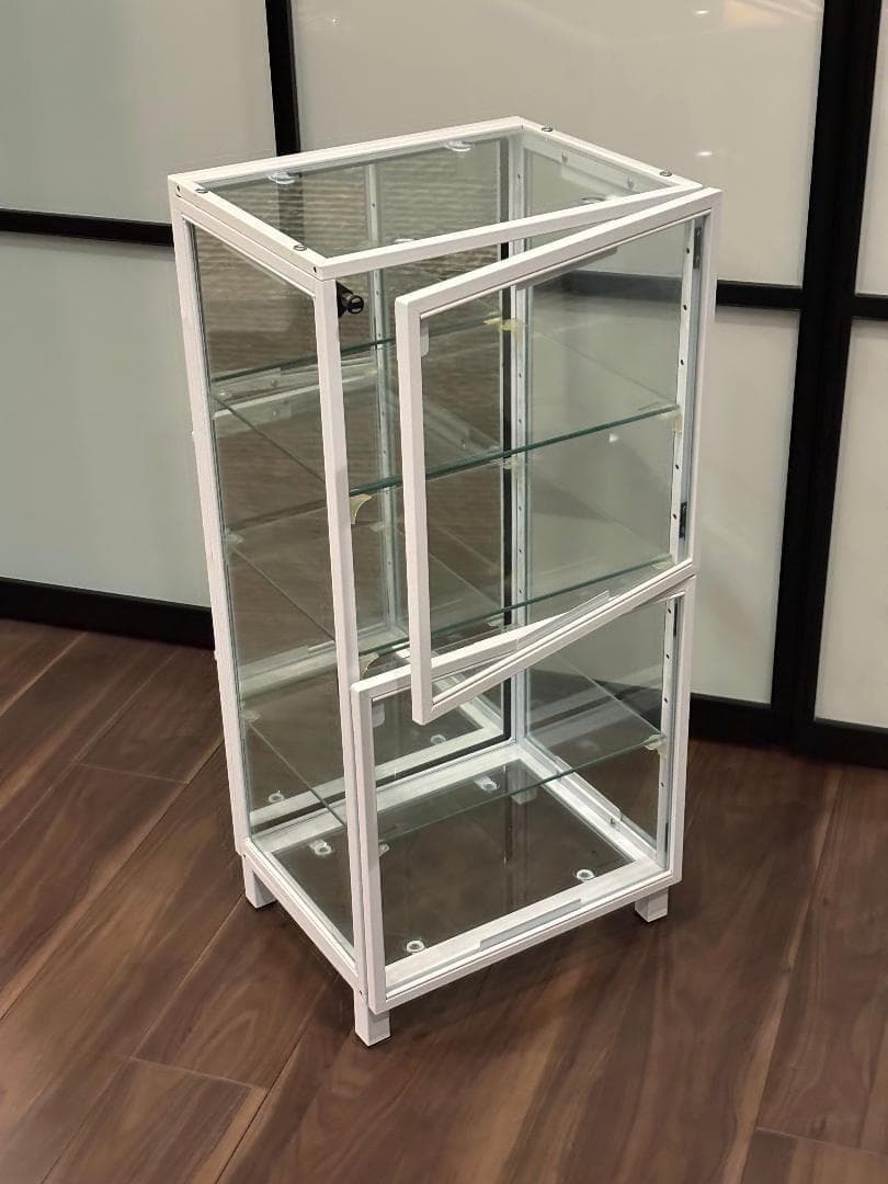 【美品】ガラス コレクションケース 白 背面ミラー 扉付き W36cm