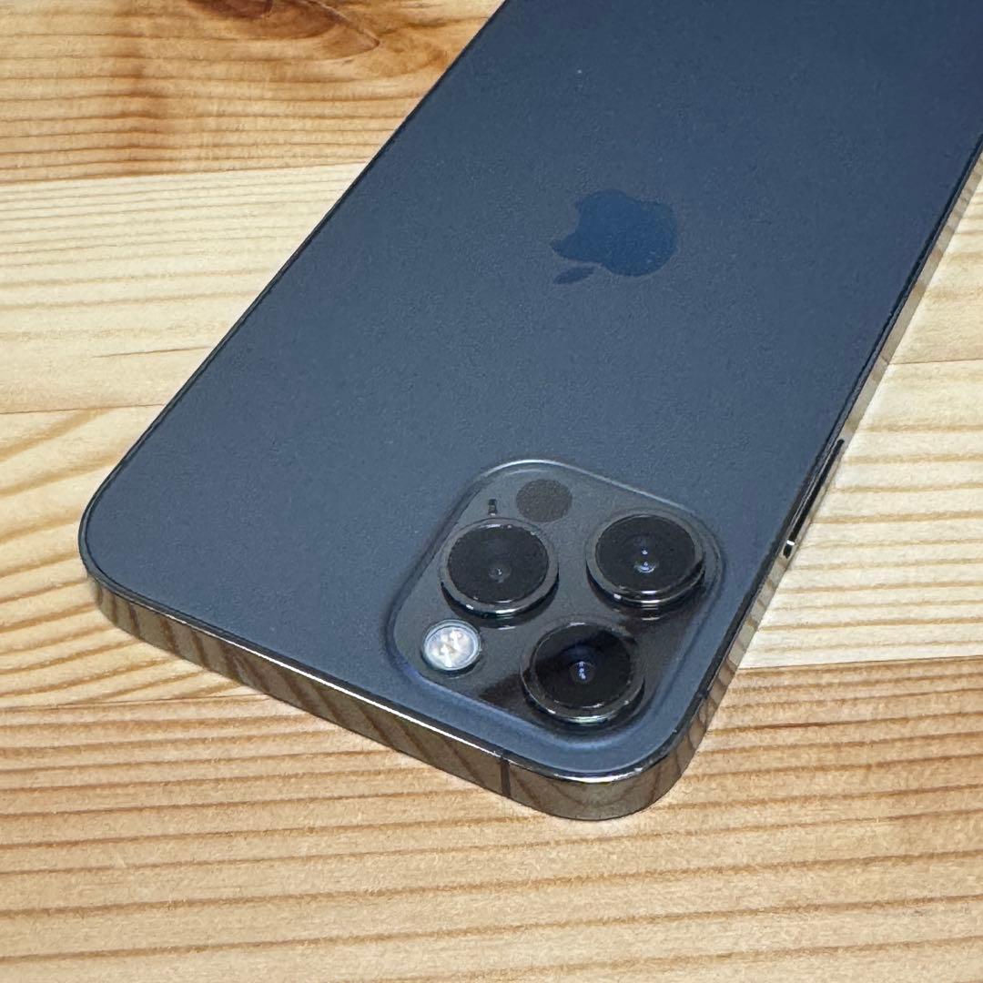 y*y様 美品　Apple iPhone 12 Pro グラファイトSIMフリー