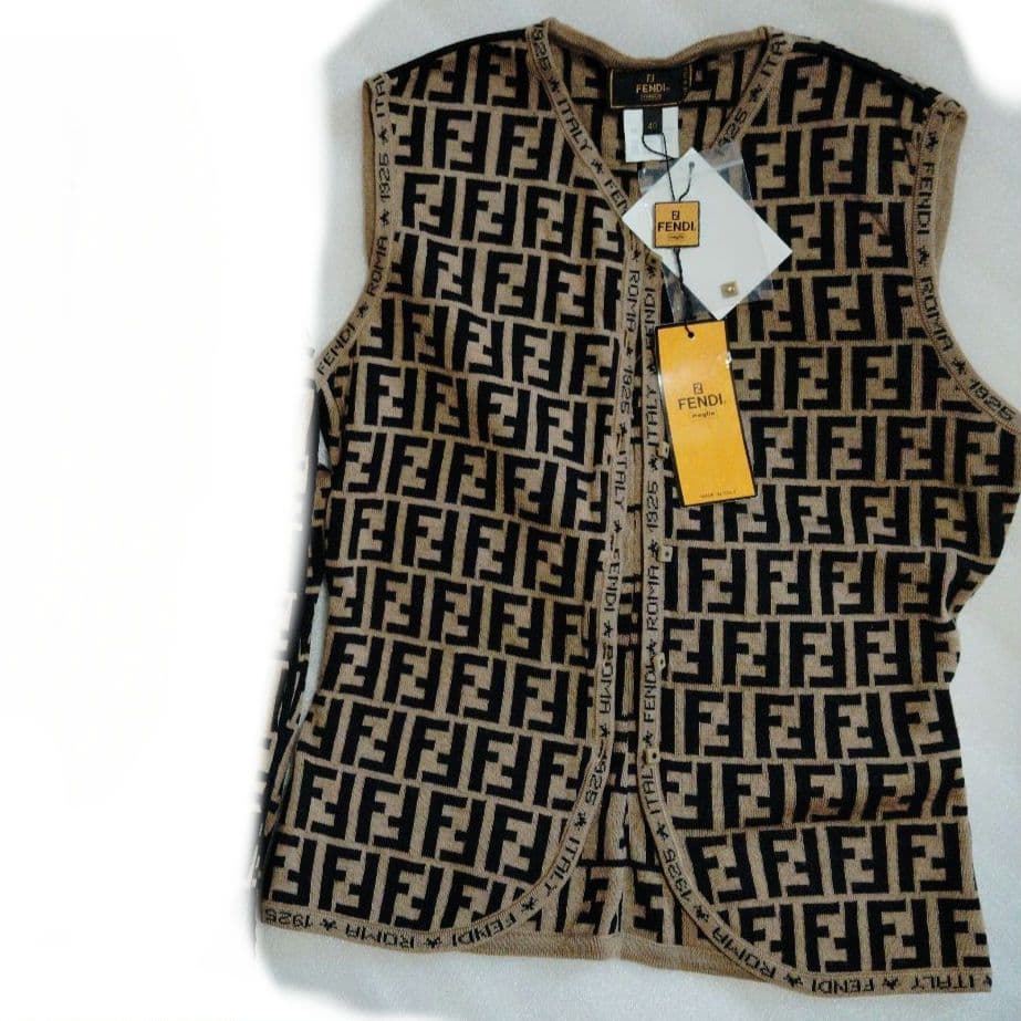 未使用FENDI フェンディ　ニット　ベスト　ズッカ　ノースリーブ　サイズ40