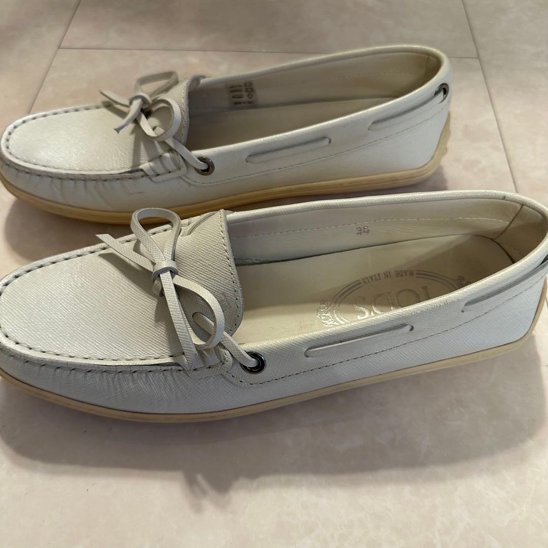 TOD'S ホワイトレザー ローファー36