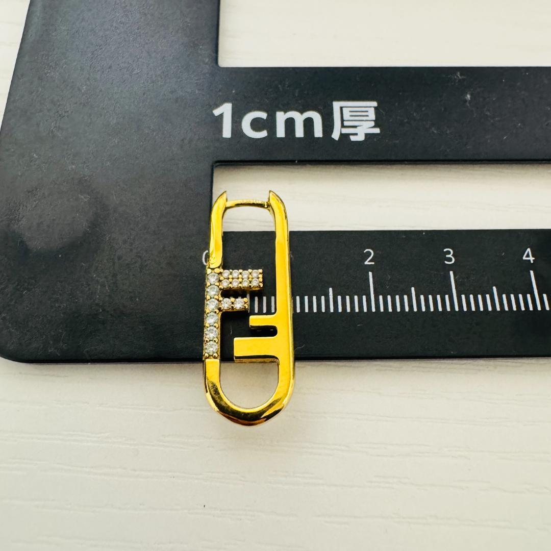 FENDI フェンディ　オーロック　ピアス　ラインストーン　ゴールド　片耳