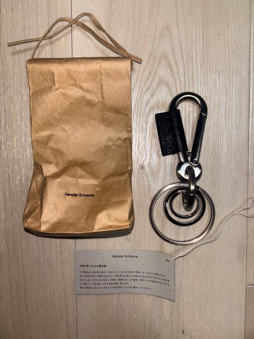 Hender Scheme カラビナ ブラック