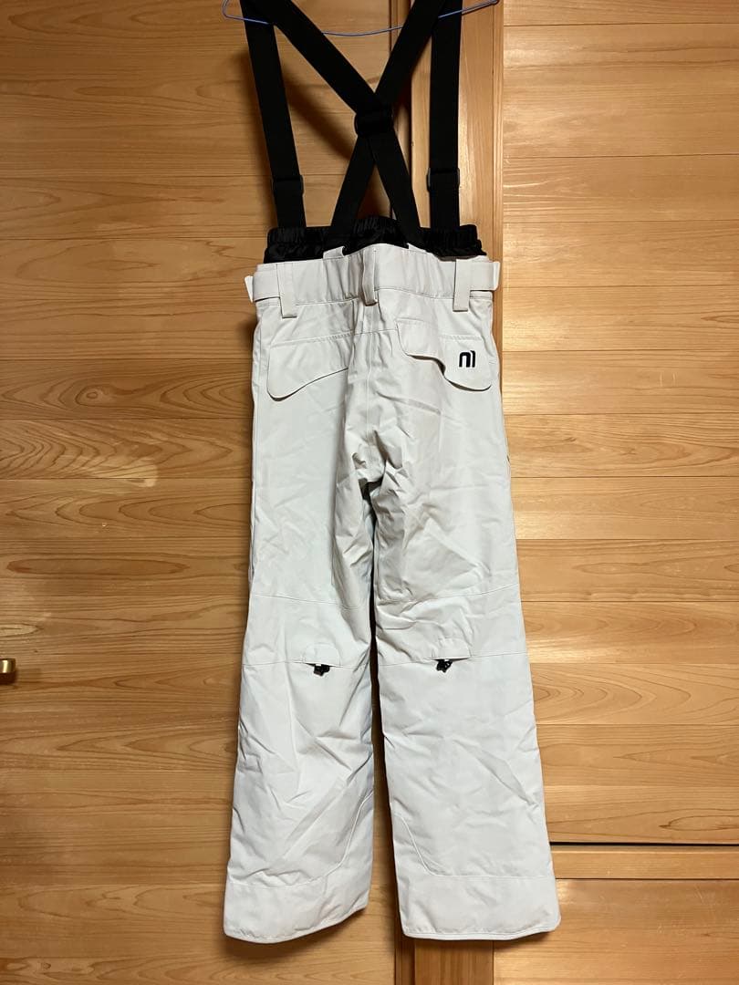 試着のみ NNOUM スキー スノーボード ウェアセット レディース