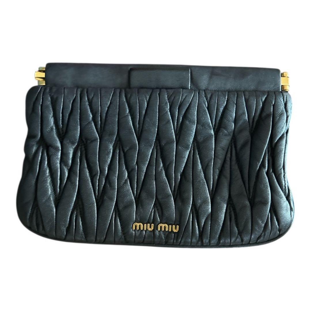 【美品】ミュウミュウ クラッチバッグ マテラッセ 紺レザー ゴールドロゴ