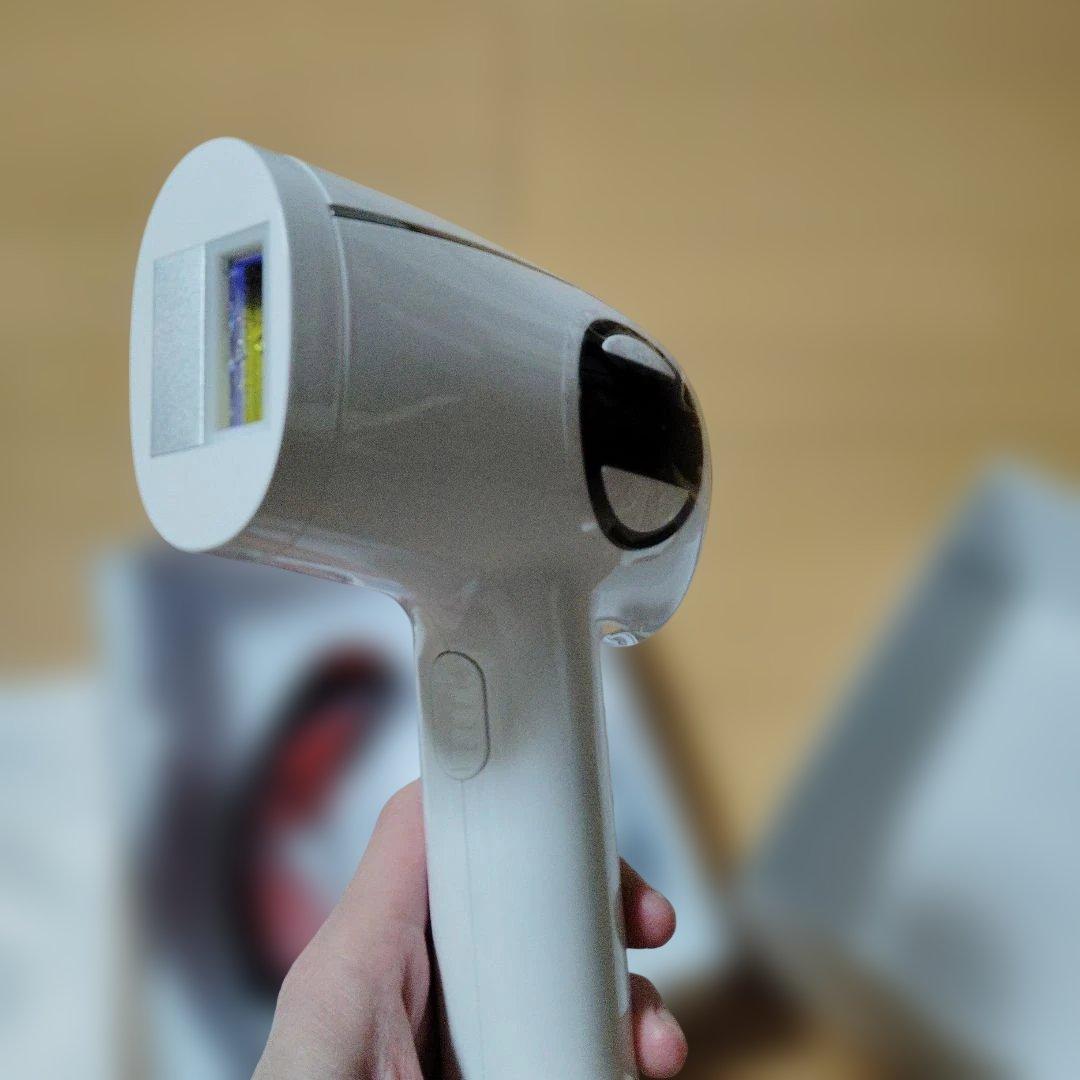 脱毛器 本体・サングラス・充電器付き