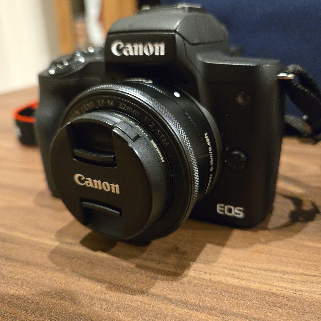 Canon キャノン EOS Kiss M （カメラバッグ 追加バッテリー付き）