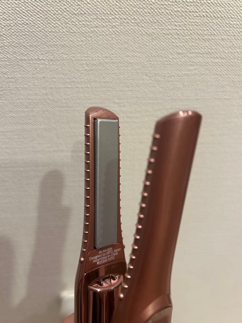 【極美品】リファ　フィンガーアイロンST