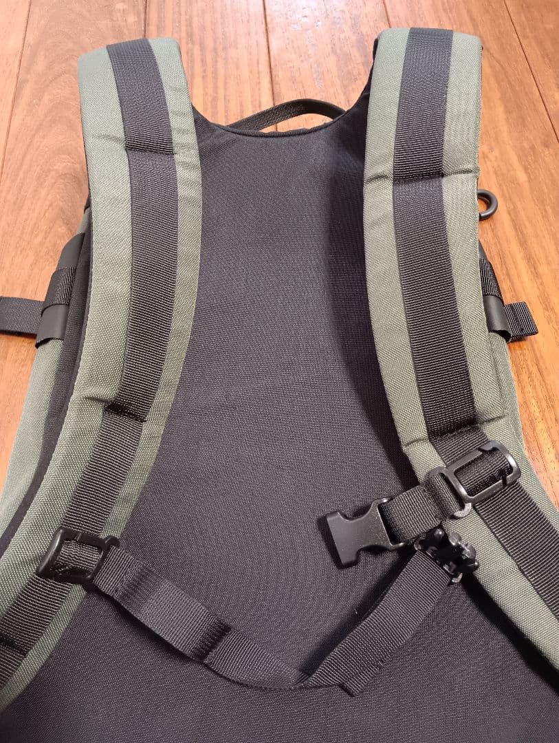 美品 RAIN or SHINE レインオアシャイン　バックパック13L