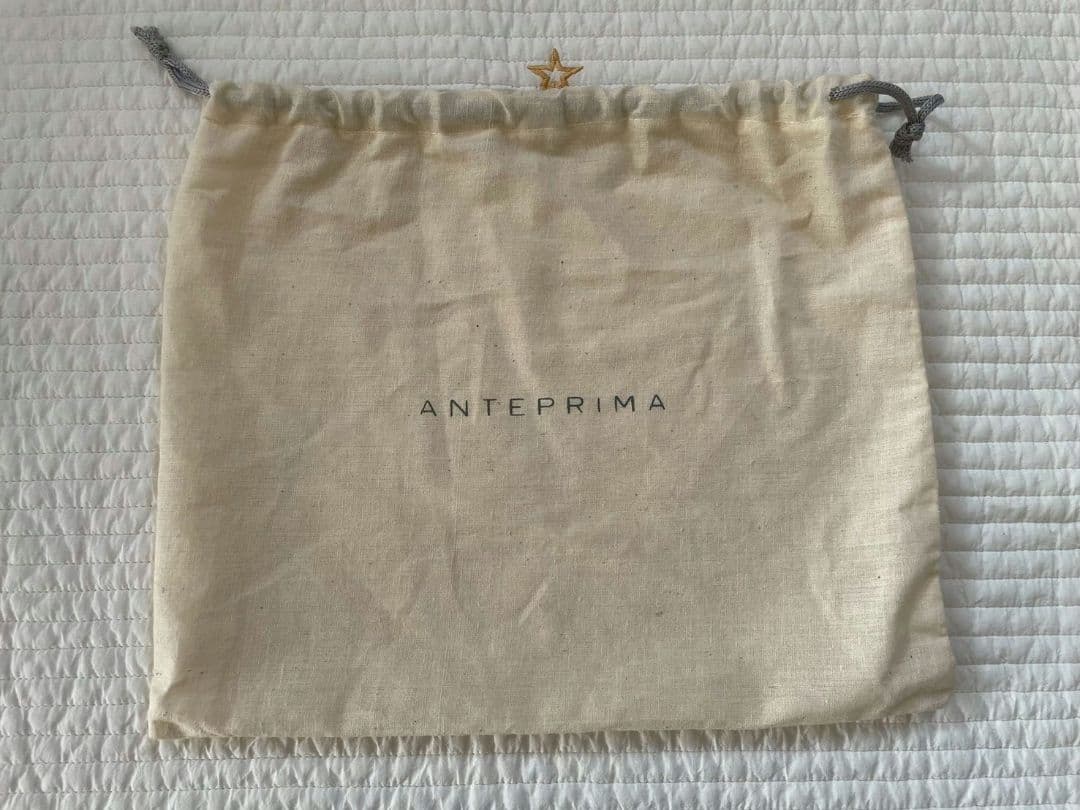 アンテプリマ　ワイヤーバック　リボンモチーフ