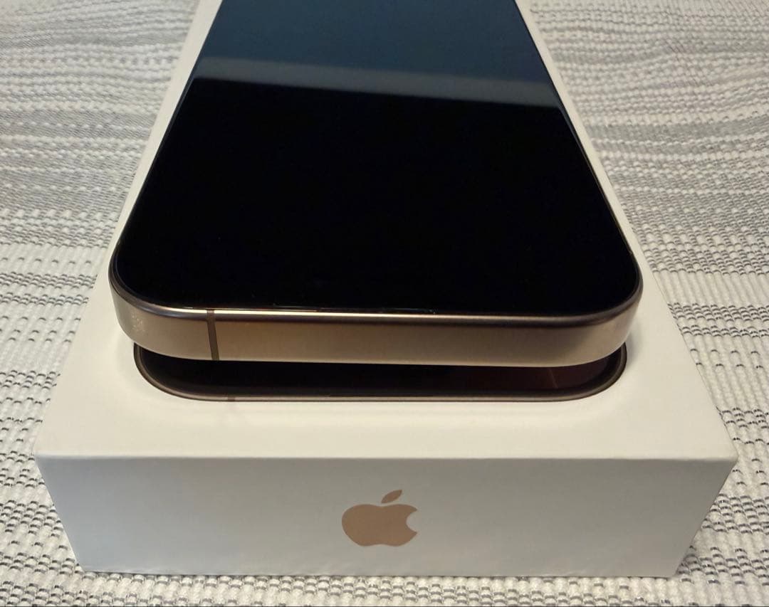 美品　Apple iPhone 16 Pro 128GB デザートチタニウム