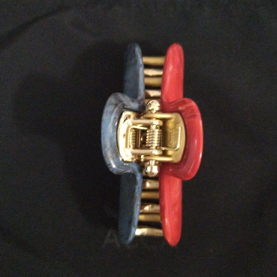 アッカ☆青と赤のマーブルヘアクリップ☆ダブルフェイス☆ミデイアムサイズ