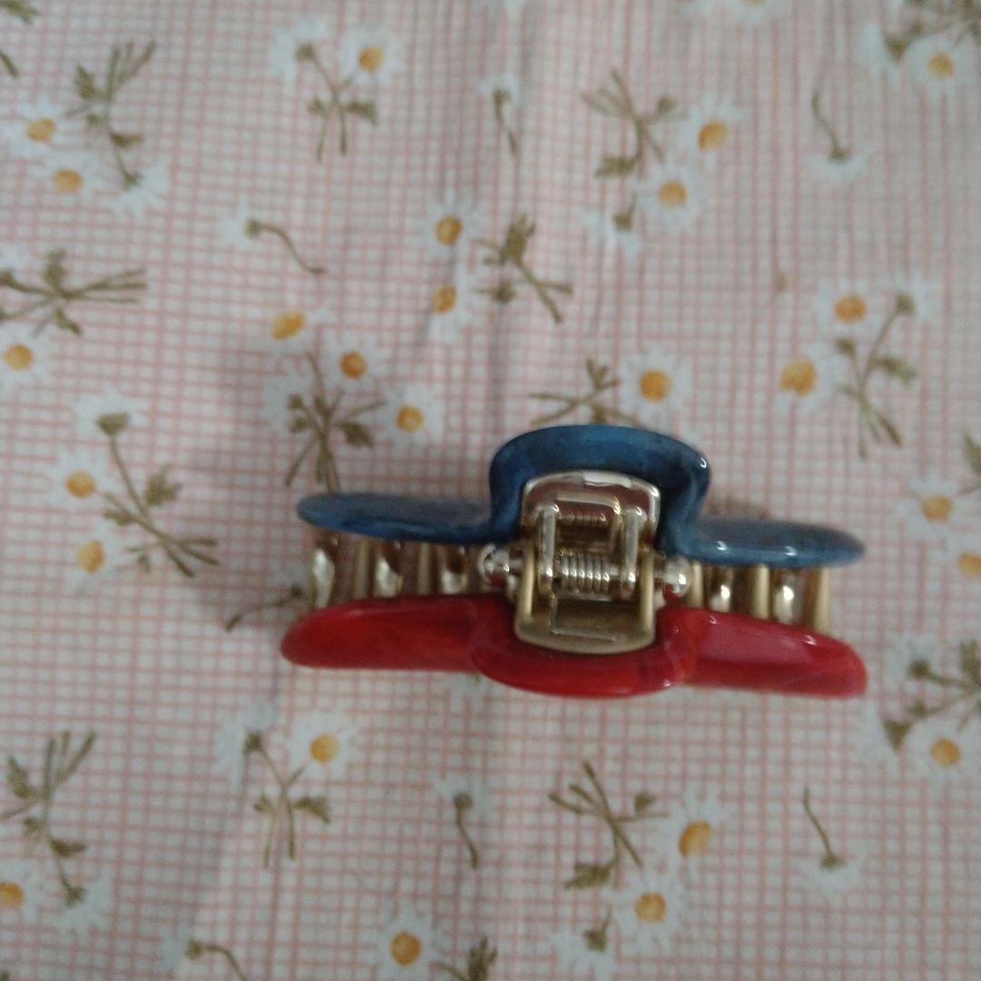 アッカ☆青と赤のマーブルヘアクリップ☆ダブルフェイス☆ミデイアムサイズ