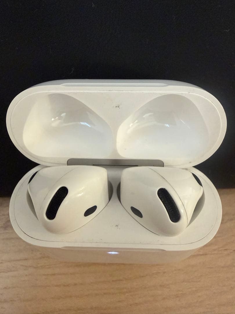 K*o様 AirPods 4世代　ノイズキャンセリング搭載モデル