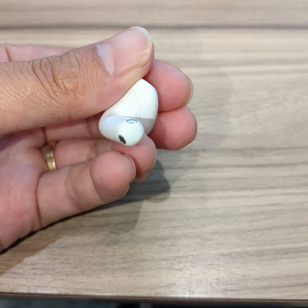 AirPods 第4世代 R片耳 右耳のみ イヤホン A3055 OLWC