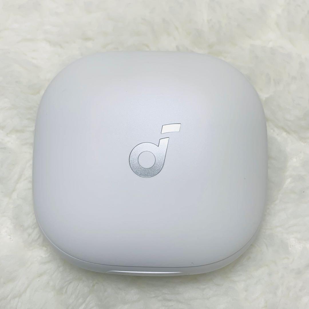 美品 soundcore Liberty4Pro パールホワイト 充電ケース　1