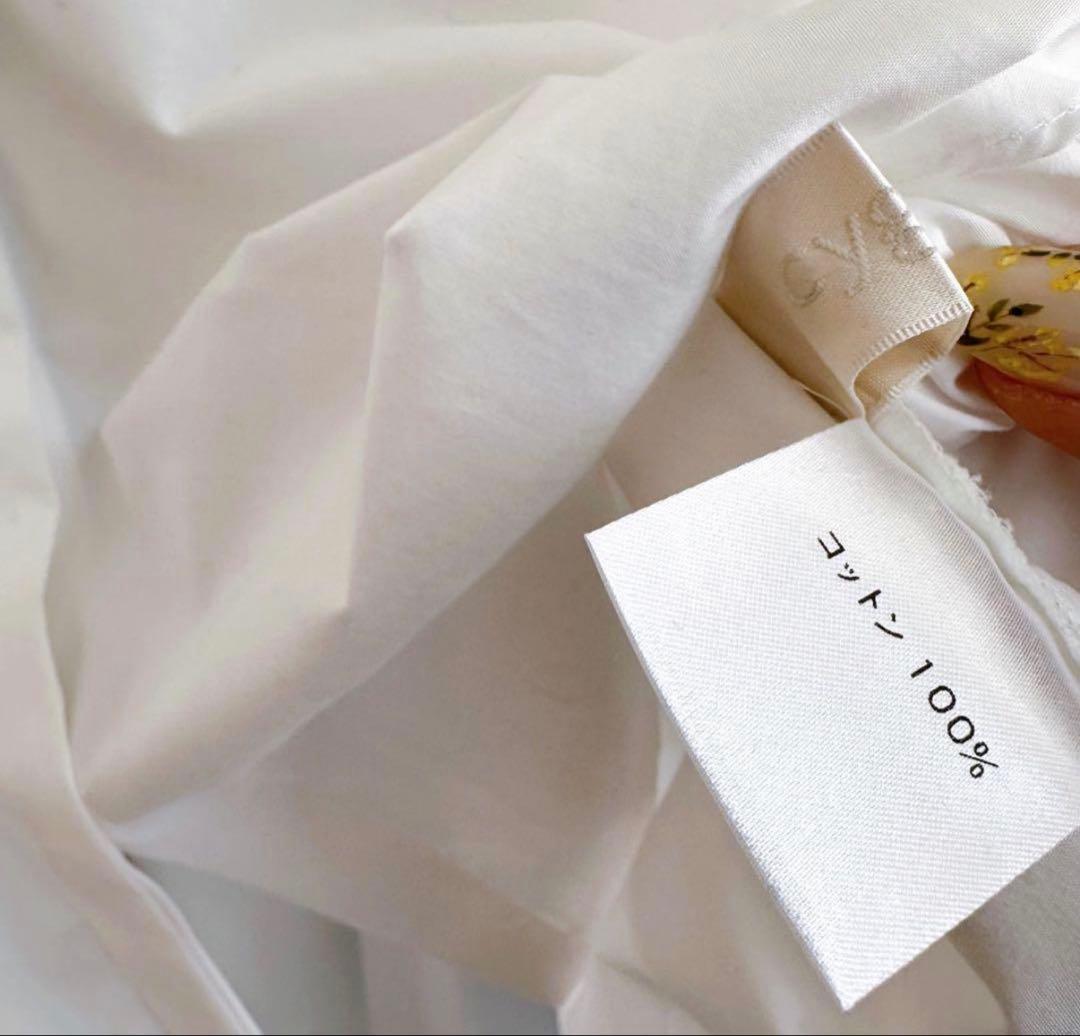 シーニュ　cygne バックフレアーショート丈ブラウス Céline