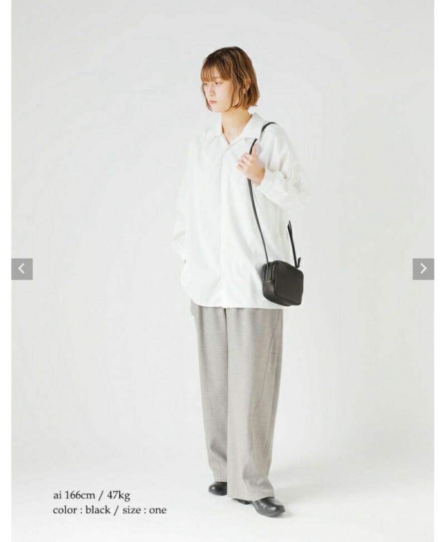 アエタ　Aeta SQUARE ショルダーバッグ(W16㎝ H14㎝D7㎝)