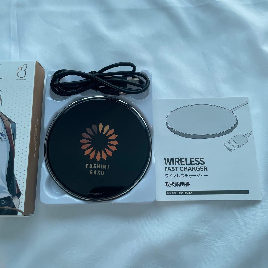 伏見ガク　ONKYO イヤホン　ワイヤレス充電器