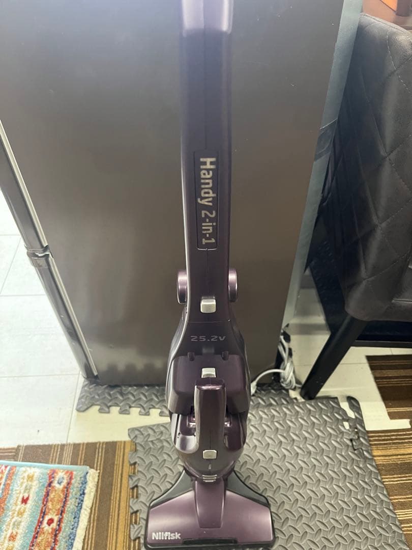 Nilfisk Handy 2-in-1 スティッククリーナー