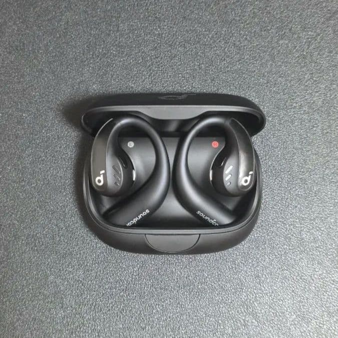イヤホン Soundcore AeroFit Pro Anker