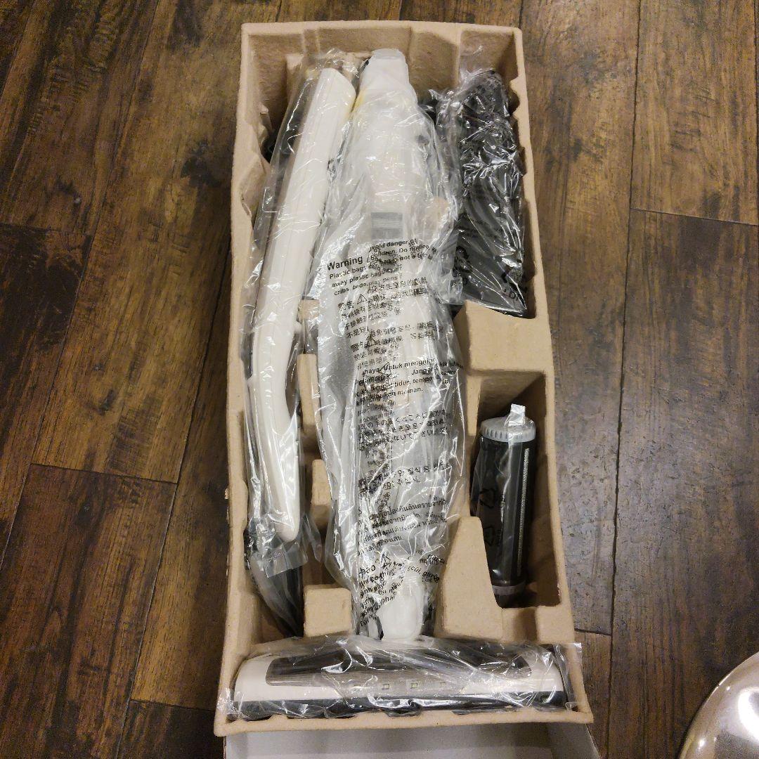 【新品】Electrolux スティッククリーナー ZB3513SW 掃除機