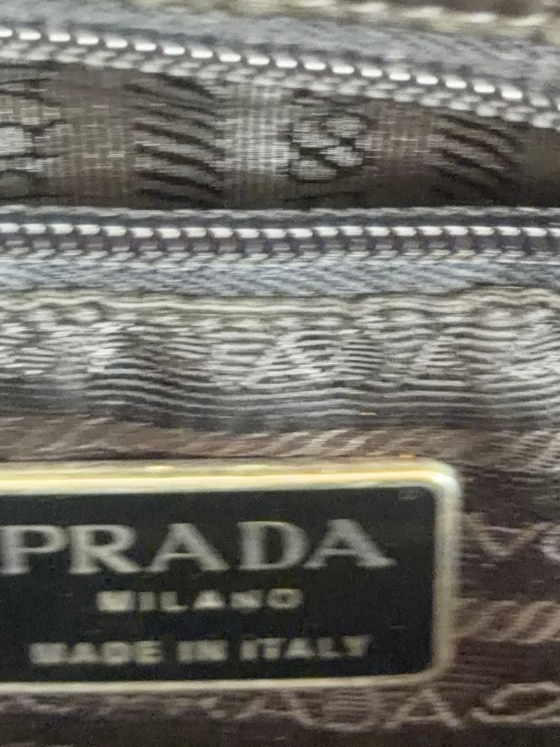 値下げしますね。PRADA 黒 ナイロン トートバッグ