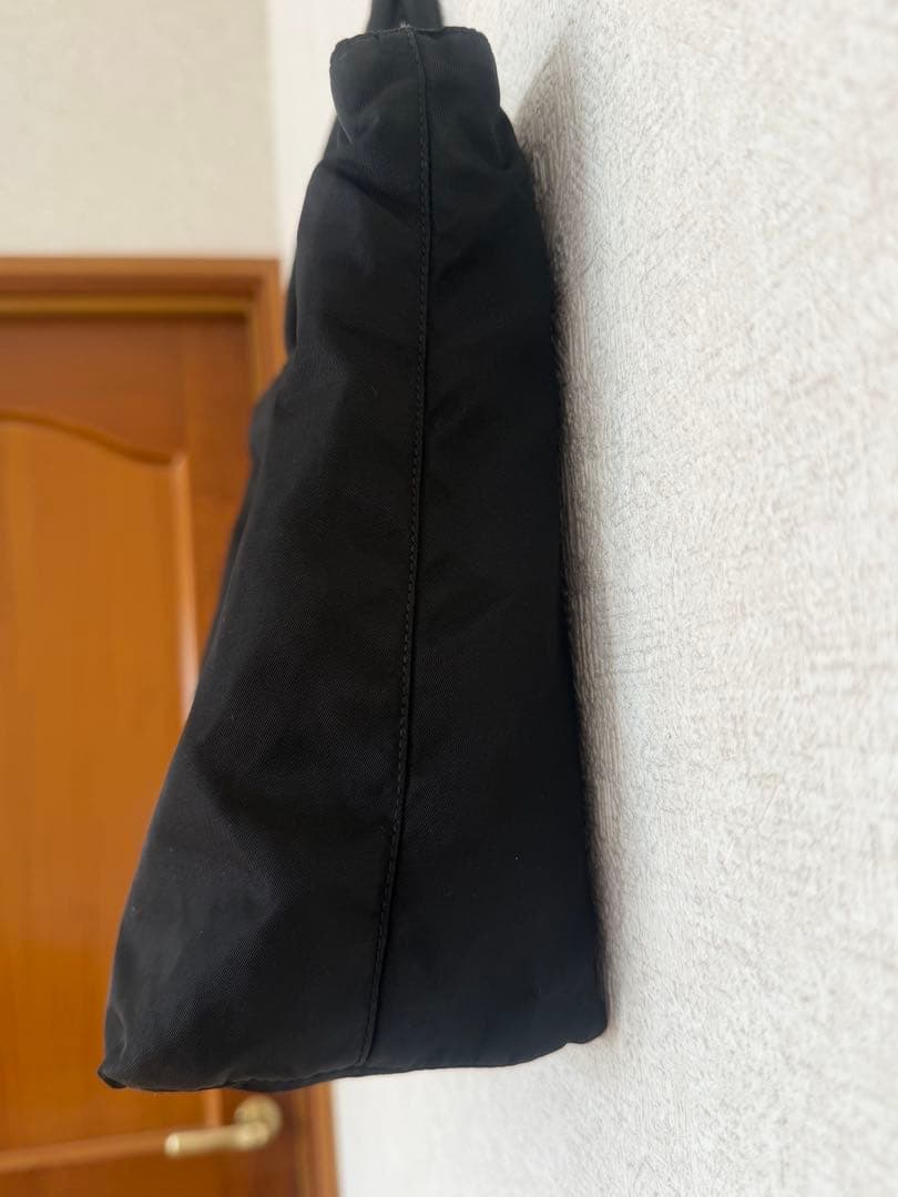 値下げしますね。PRADA 黒 ナイロン トートバッグ