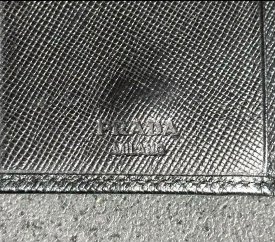 【PRADA】サフィアーノレザー キーケース 三角ロゴプレートブラック