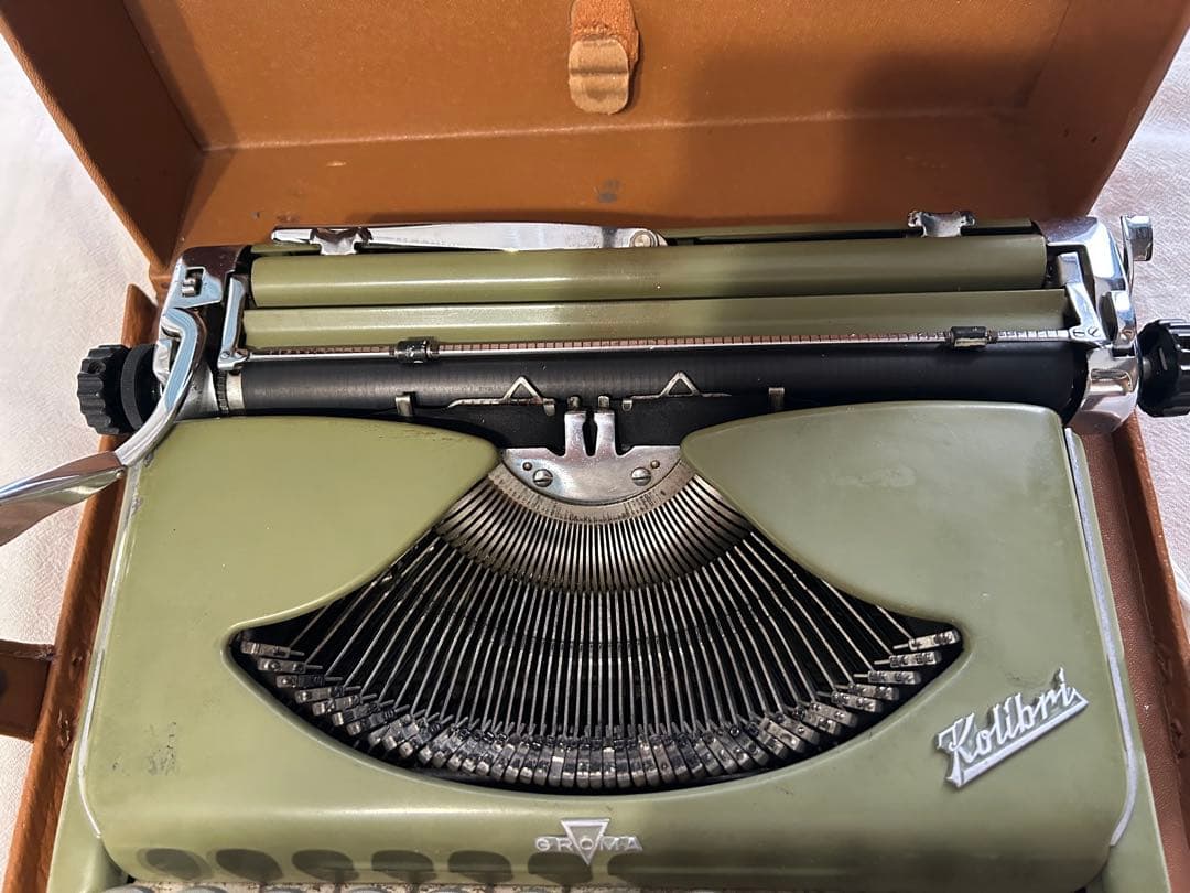 Groma Kolibri タイプライター＜ポータブルケース付き＞アンティーク