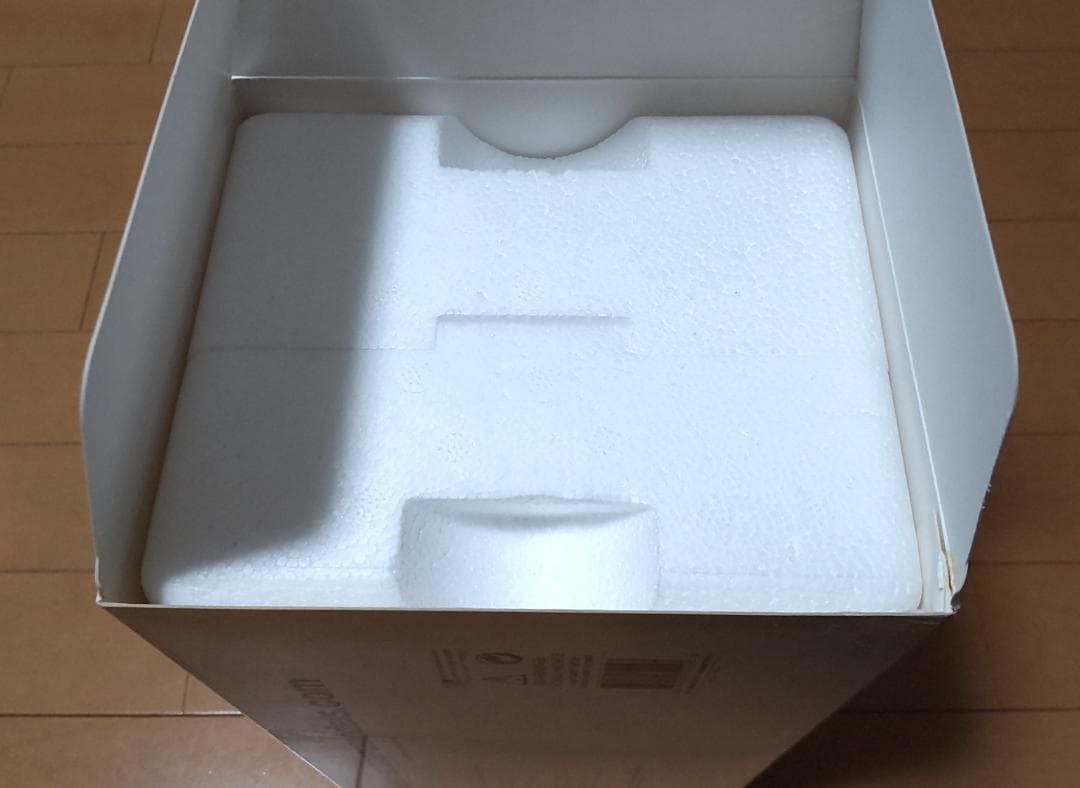 1/18　ミニカー　AUTOart オートアート　 323i