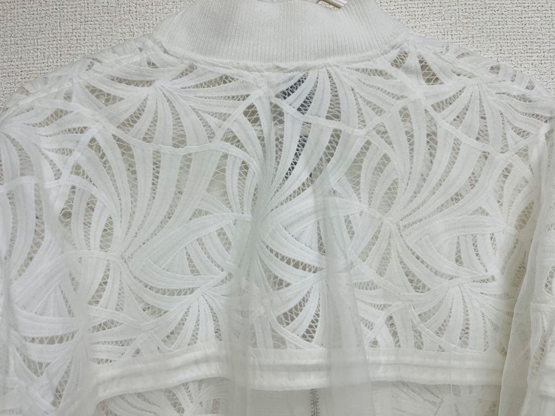 AULA AILA ホワイトレースブルゾン　日曜までSALE