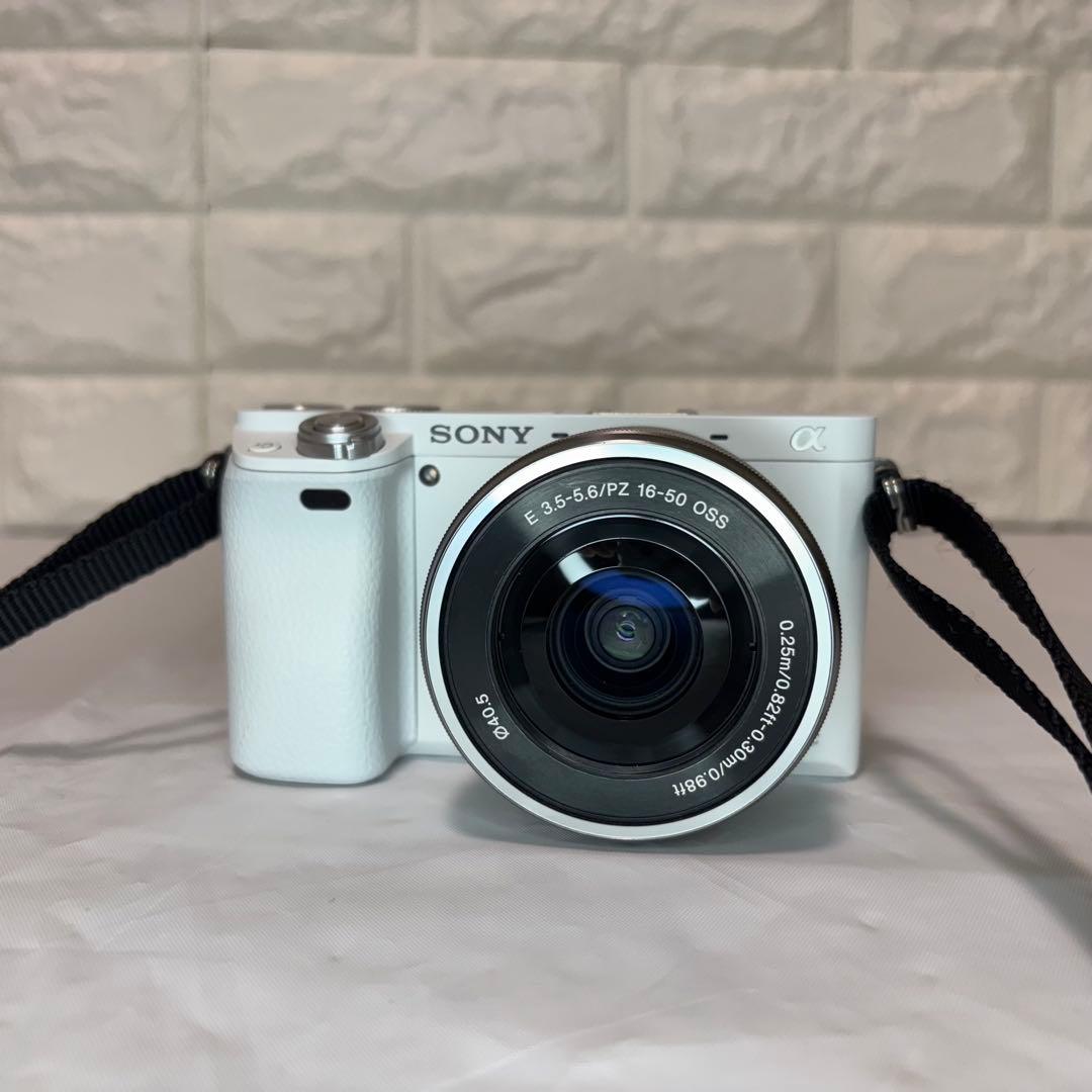 SONY α‬6000 ホワイト ミラーレス一眼 望遠レンズ付き