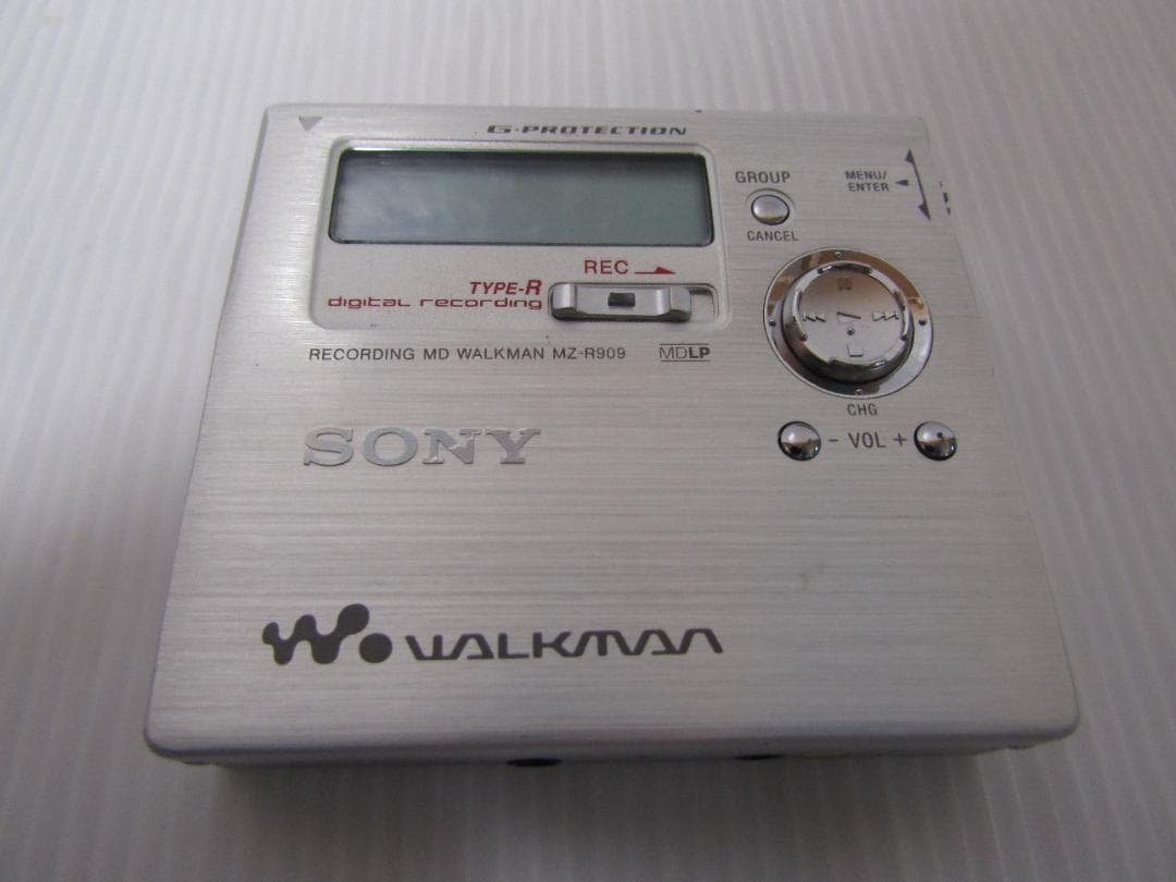T0561 SONY MZ-R909 ポータブルMDレコーダー ジャンク
