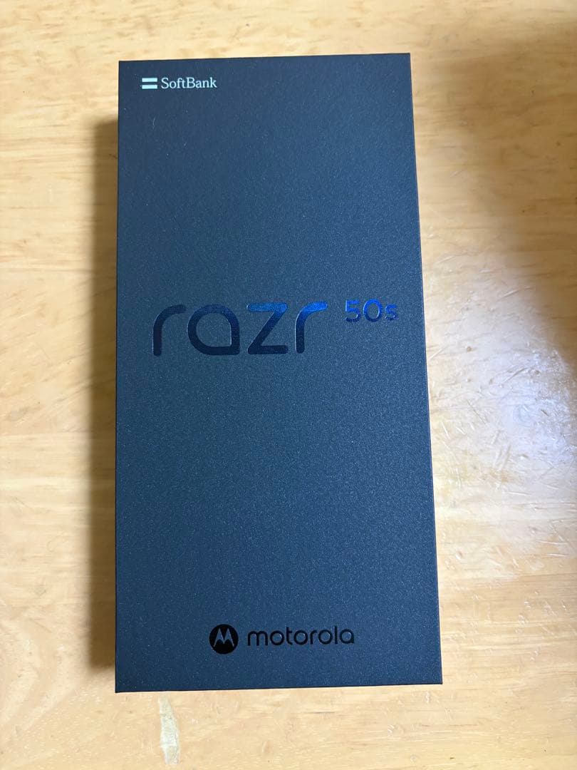 スマートフォン本体 motorola razr 50s SoftBank