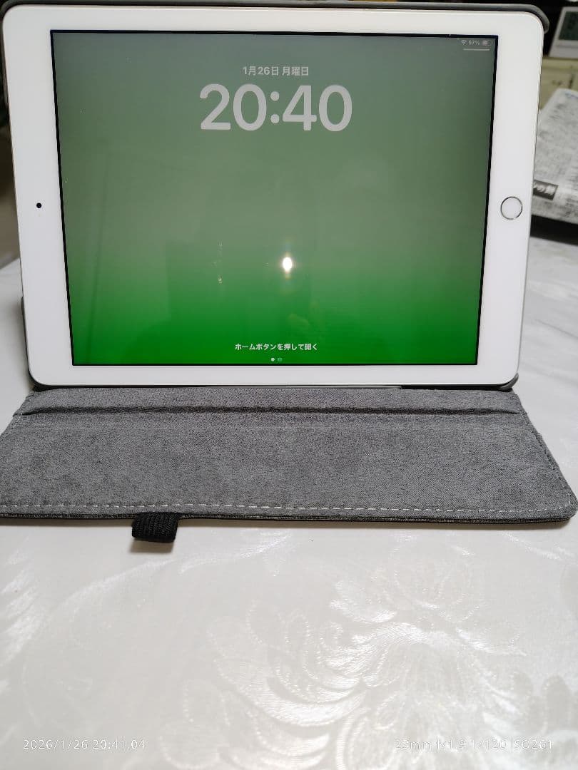 ●Apple iPad 本体第6世代●カバー付き●正常動作●美品●32GB