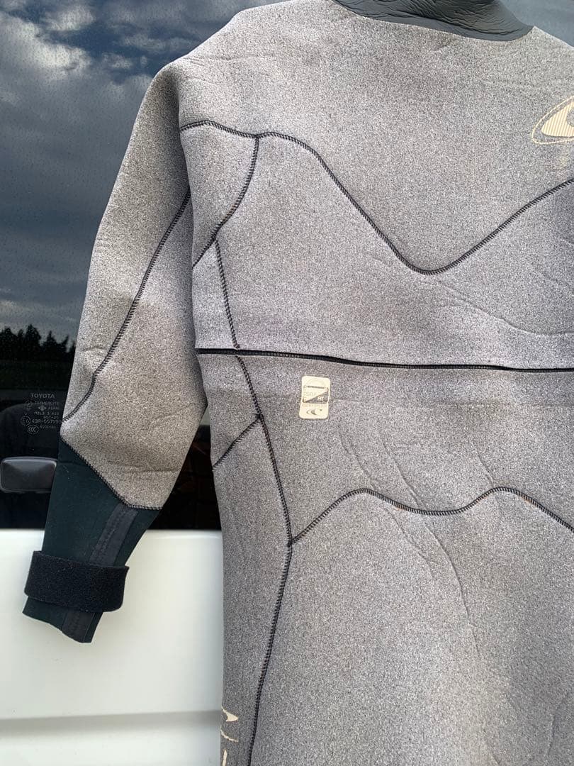 オニール　ドライスーツ　サーフィン　Mサイズ