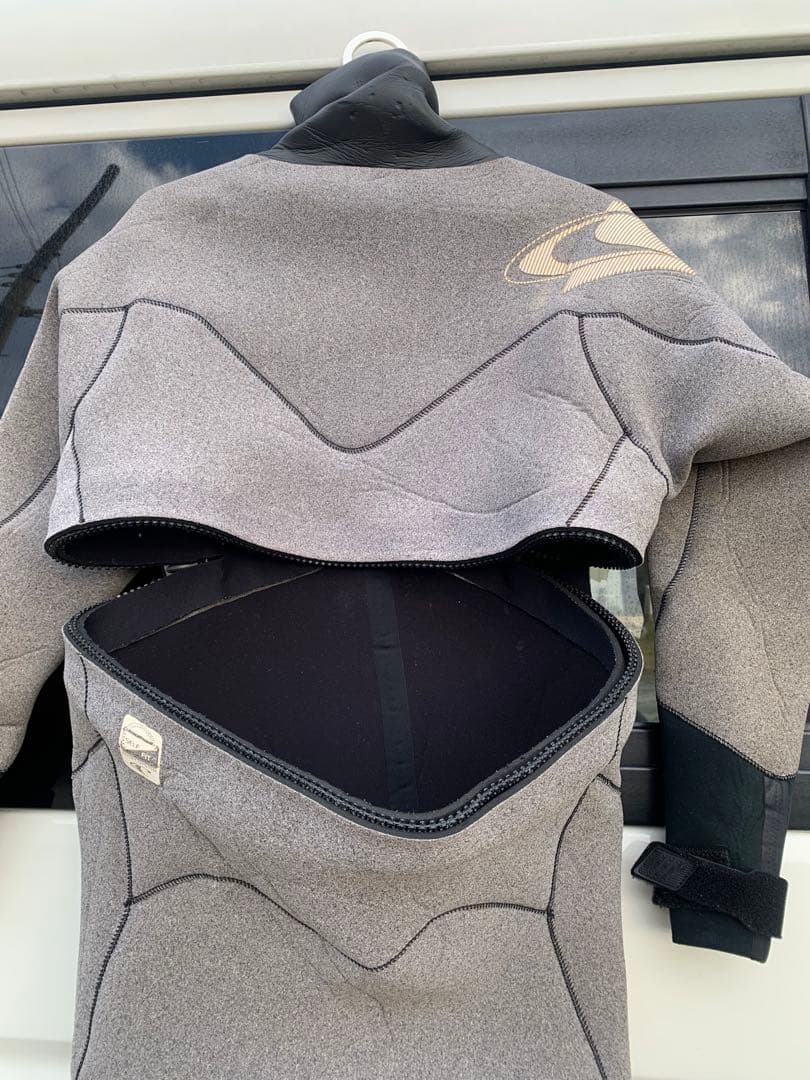 オニール　ドライスーツ　サーフィン　Mサイズ