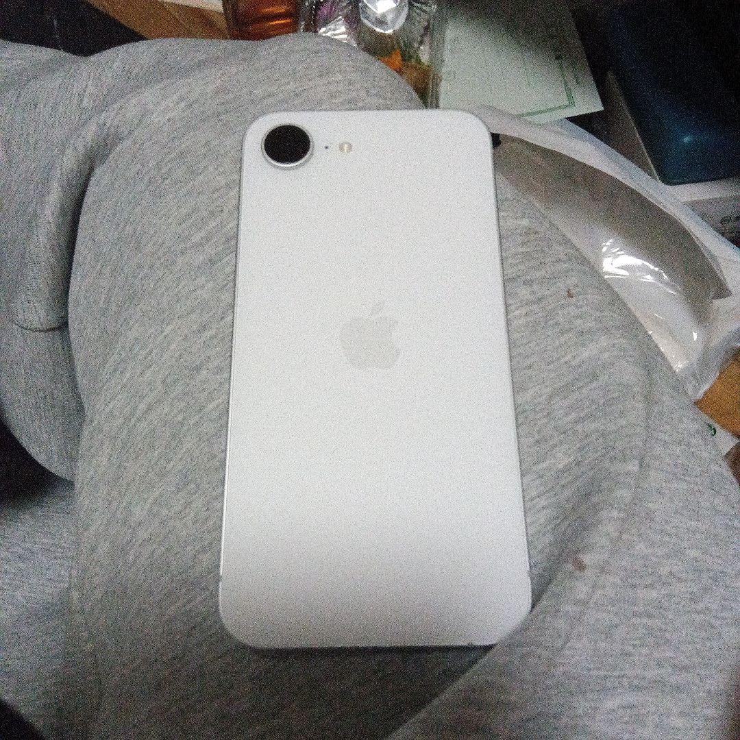 Apple iPhone 16eホワイト 128GB 本体