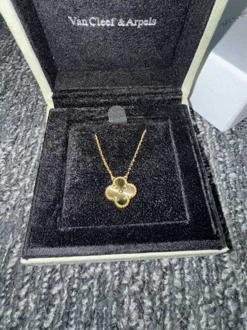 n Cleef & Arpelsヴァンクリーフ＆アーペルアルハンブラ ネックレス