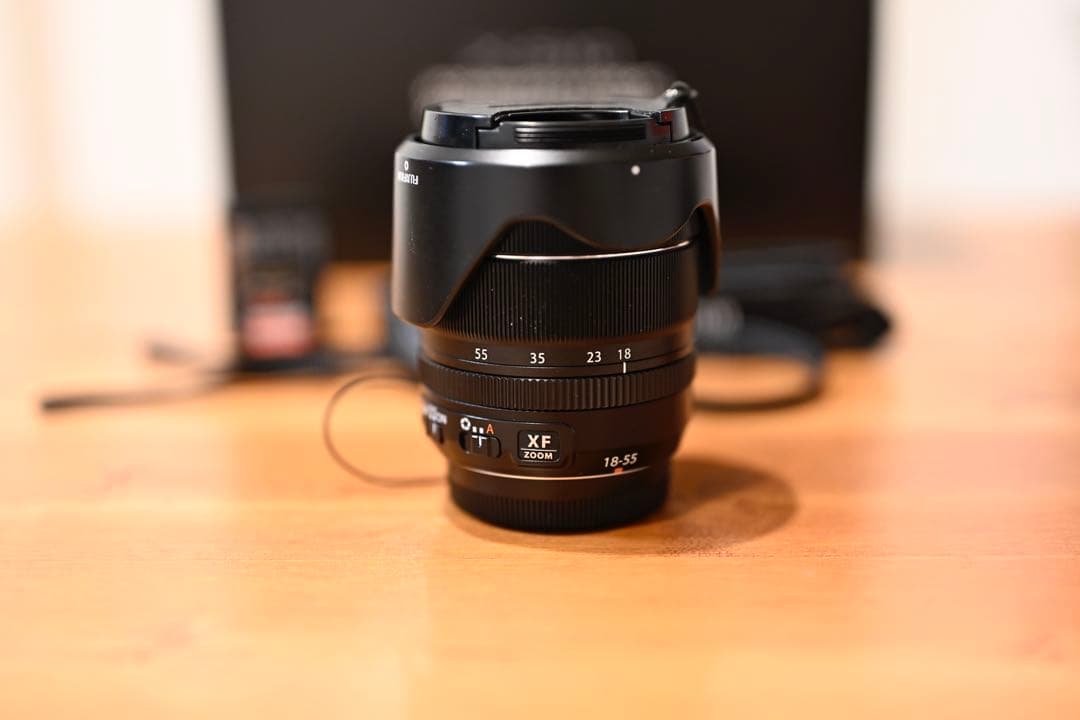 美品FUJIFILM.X-S10ボディ＋レンズXF18-55mmおまけ備品付き