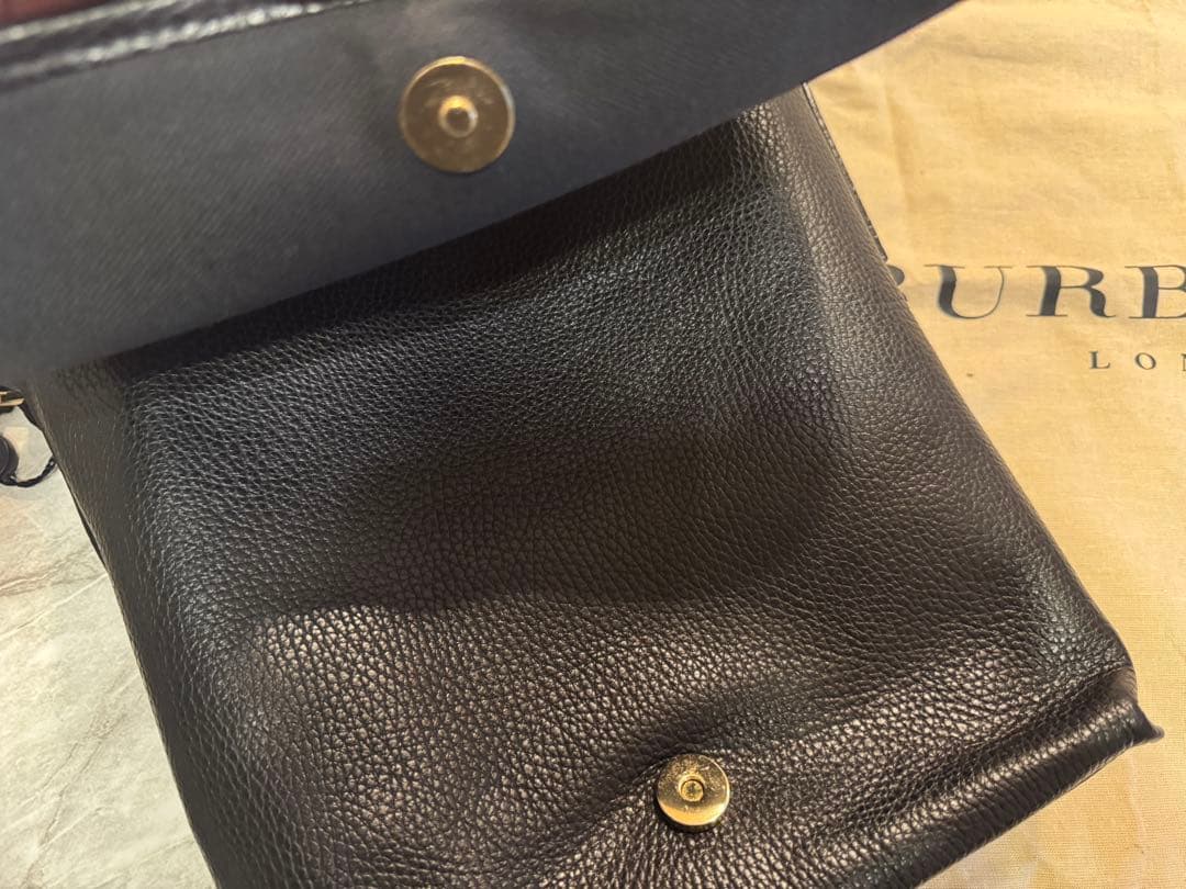 Burberry London ブラック ショルダーバッグ
