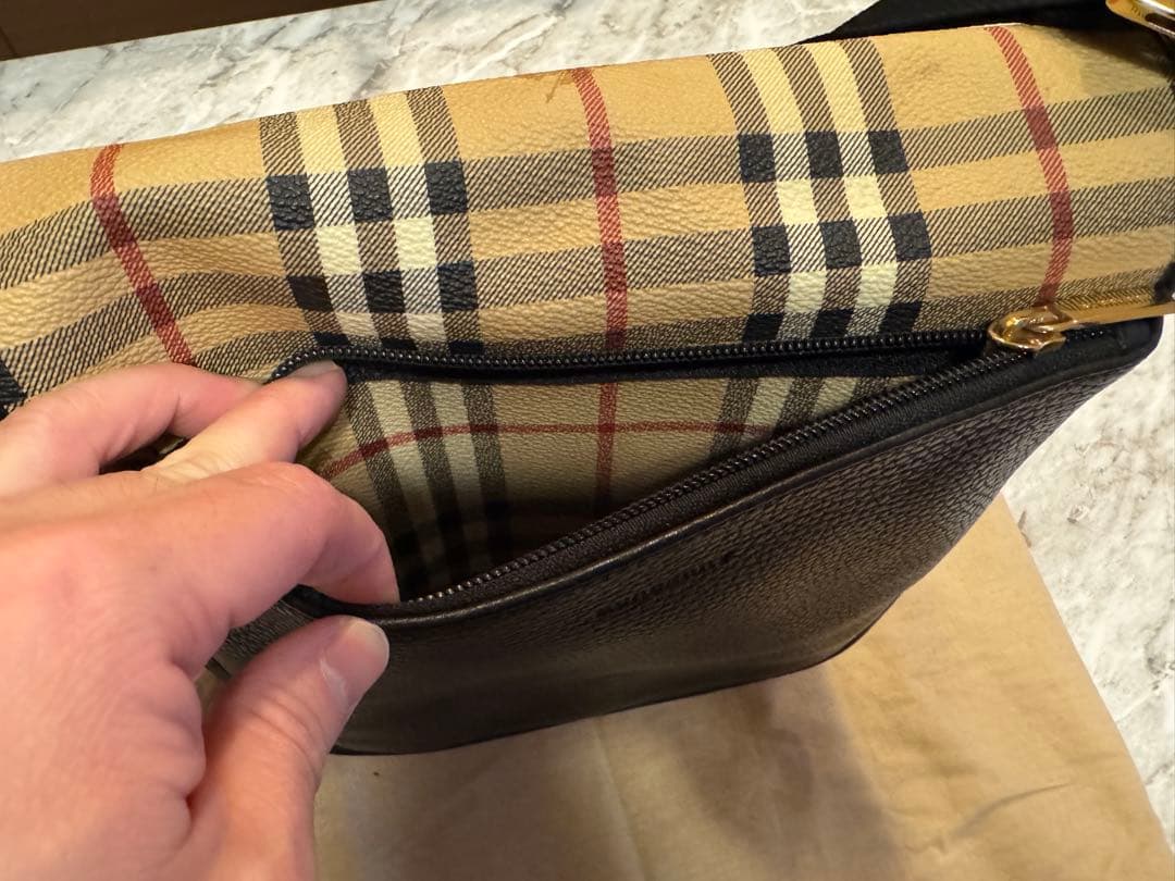 Burberry London ブラック ショルダーバッグ