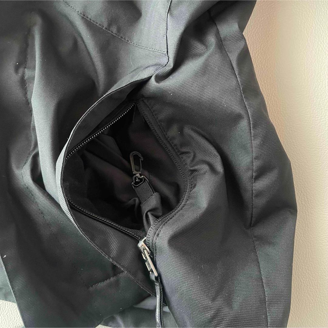 5488【美品】デサント スキーウェア 上下セット ビブパンツ 中綿入り 白 黒