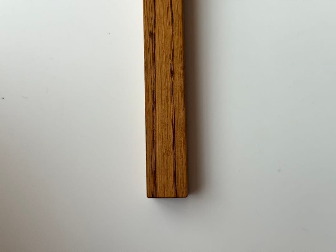 chikuni book on the wall チクニ