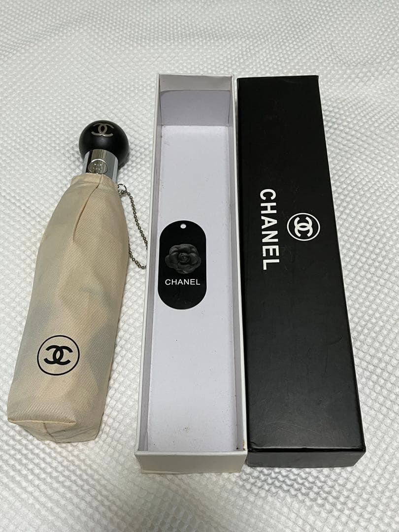 CHANEL 折りたたみ傘 ロゴ入り