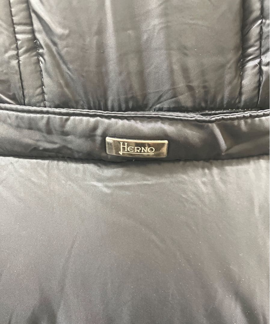 Herno ヘルノ ダウンベスト フード付き 50