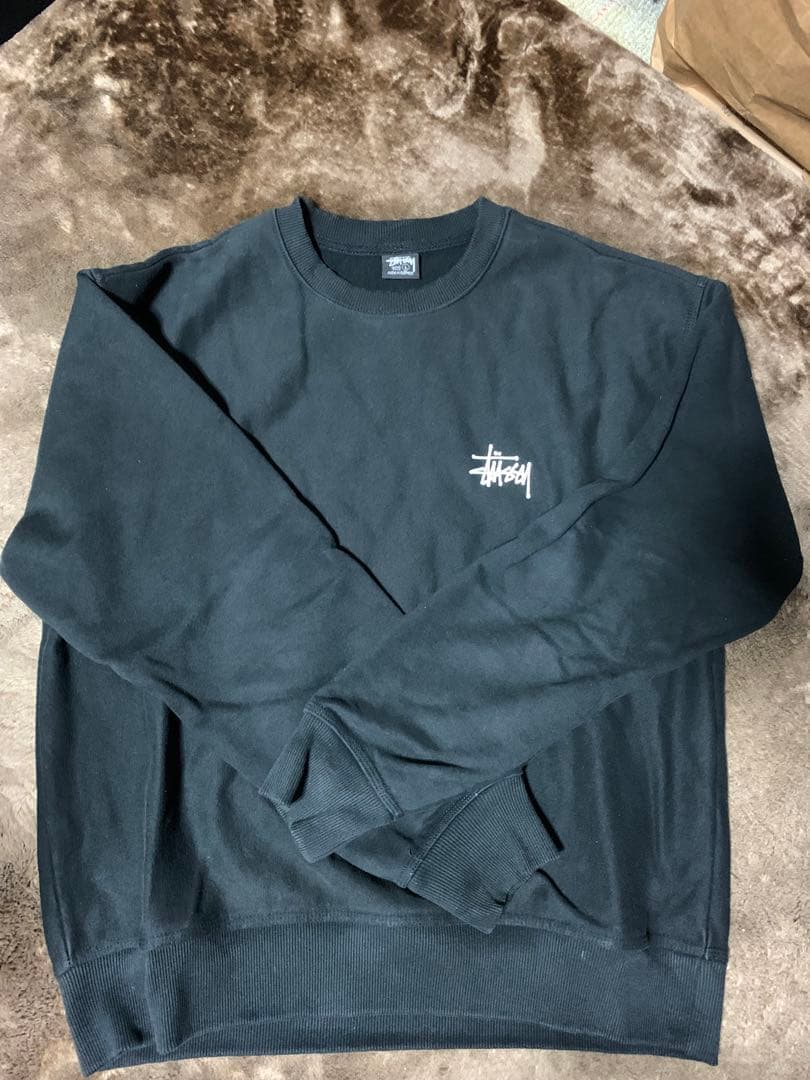 Stüssy ブラック クルーネックスウェット